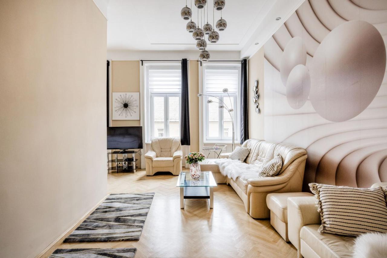 Bubbles Apartment Budapest Esterno foto