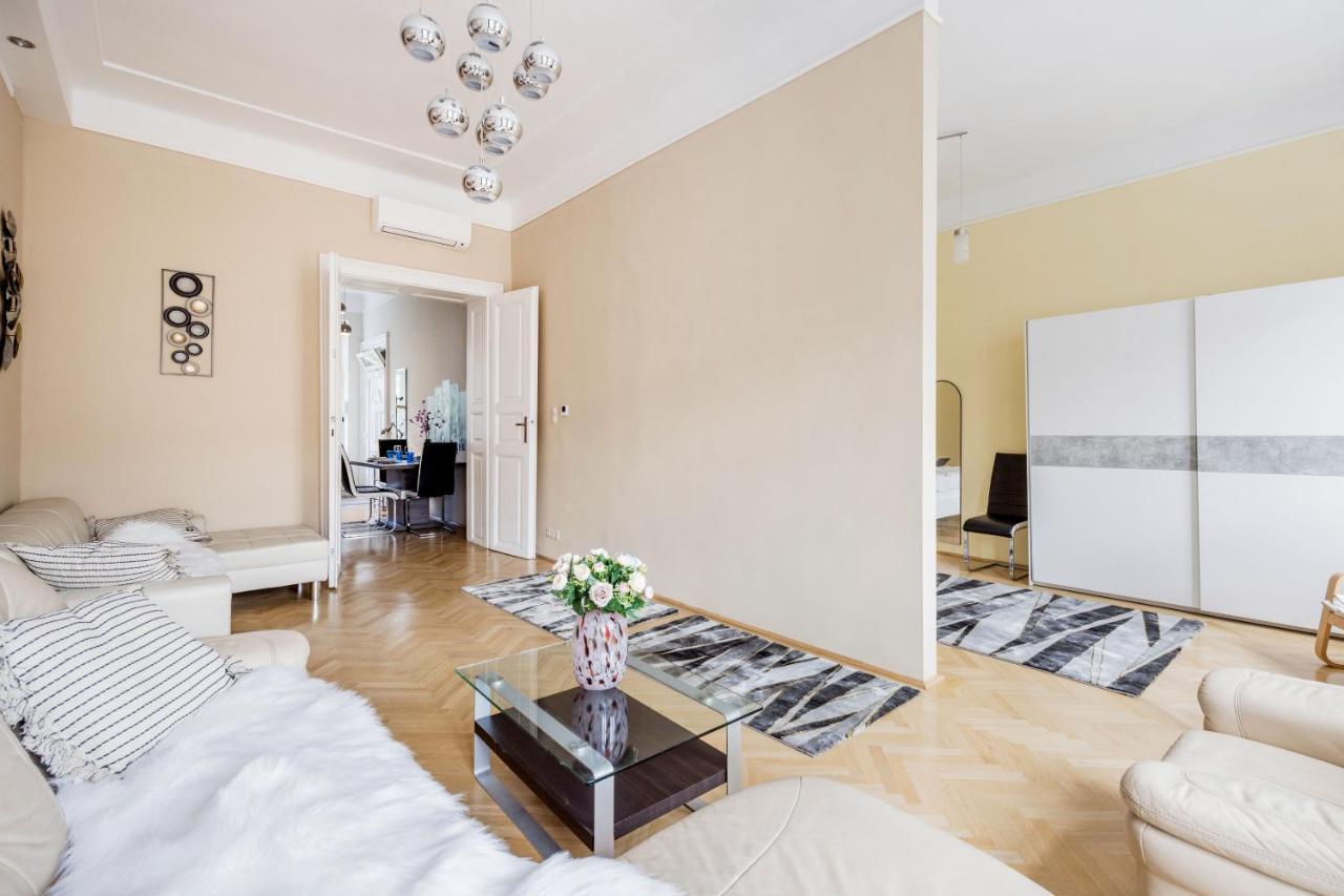 Bubbles Apartment Budapest Esterno foto